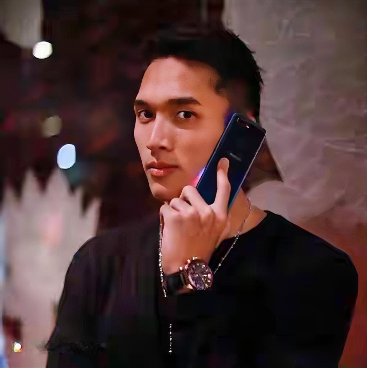 海露公开赛决赛，有两个协会都是三项争冠，他们是🇮🇩印尼和🇩🇰丹麦。
但是