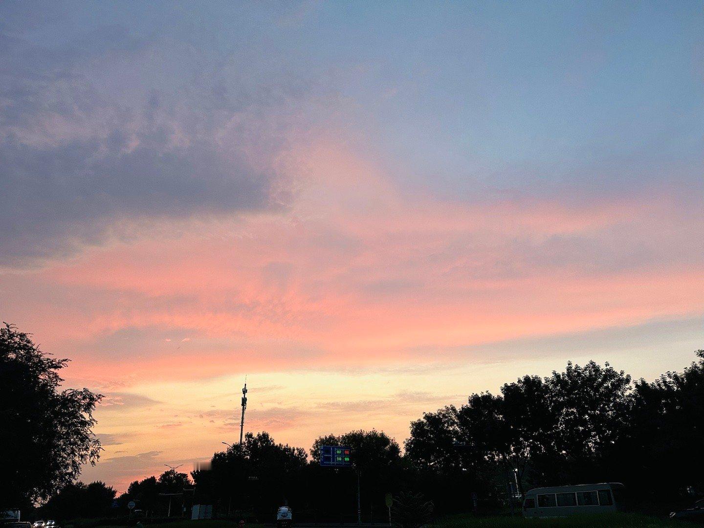 进入奥运时间后每天都是乘着晚霞出门搬砖，网球博主的副业都不称职了[睡][睡][睡