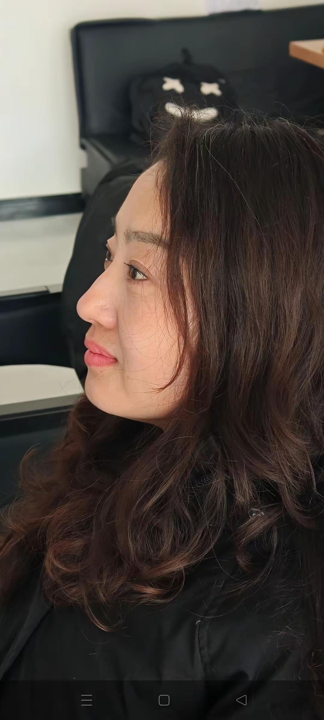 人与人之间的关系真的很难说清楚。记得多年以前，我曾经在外省打工。同事中有两位性格