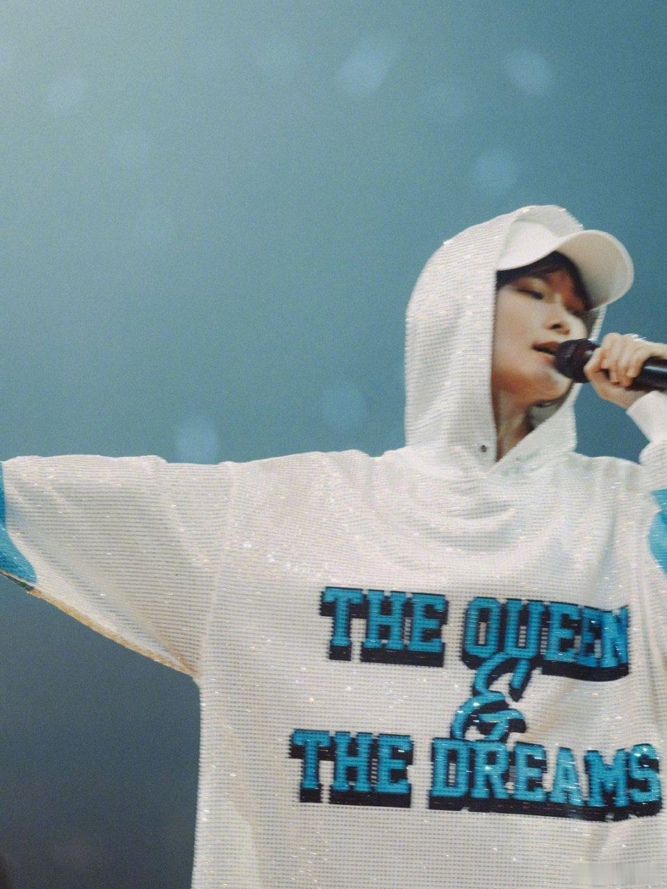 李宇春统治彩铃时代的一首歌 当属《下个，路口，见》！当年的彩铃界 “顶流”，“秒