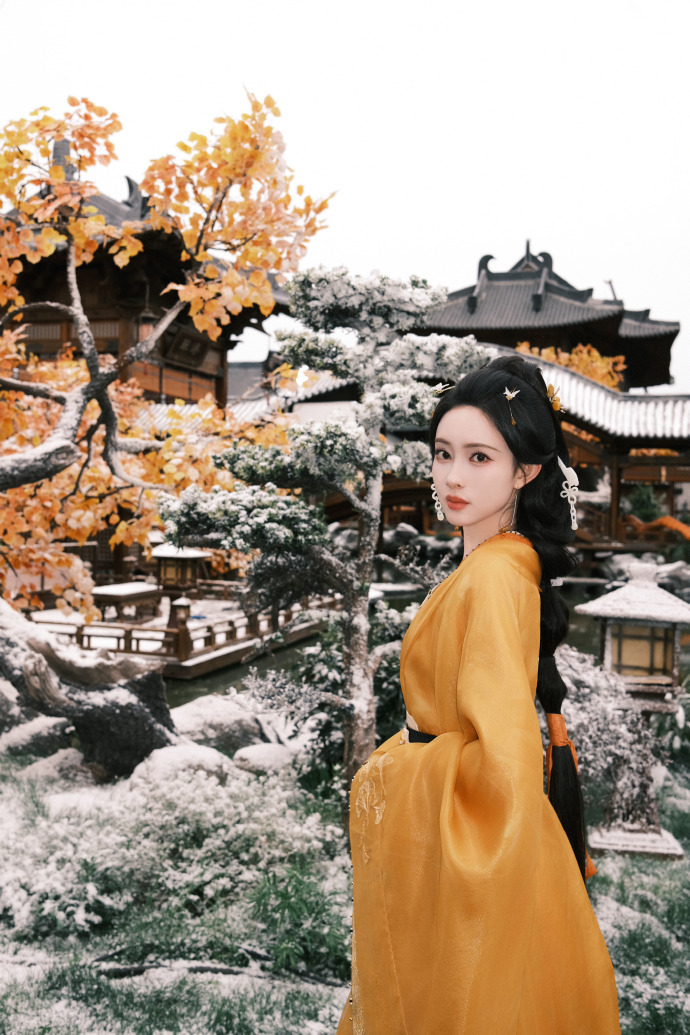 孟子义百花杀雪景剧照孟子义雪景出片了《百花杀》绝美雪景剧照上线，孟子义演绎的沈汐