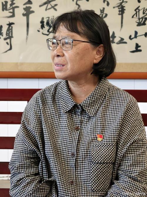 张桂梅卸任不“离岗”
68岁的张桂梅，卸下华坪女高校长担子，却没离开大山里的女孩