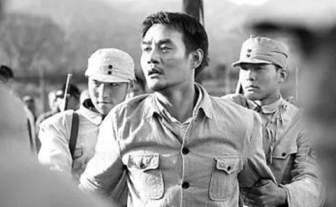 黄克功枪杀女学员后引发众人求情，毛主席直言：两枪连开究竟能算是走火吗？

193