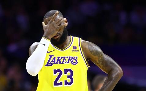 🇺🇸美媒：“纽约尼克斯、勇士或成为詹姆斯今夏潜在下家！”

❓平心而论，如果