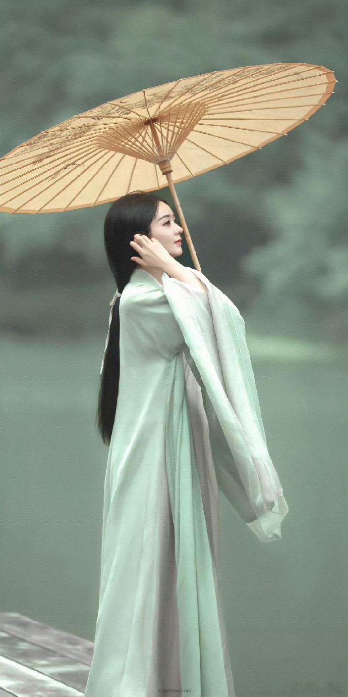 赵丽颖超话，愿你目光坚定有光，勇敢前行，无畏奔赴那璀璨星辰大海，逐梦不歇。 ​​