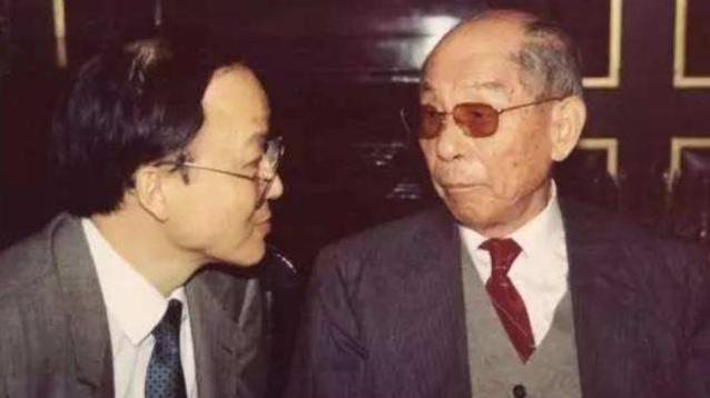 1901年出生的张学良，活了整整一百岁。 
 
他见过的事太多了，说过的话也不少