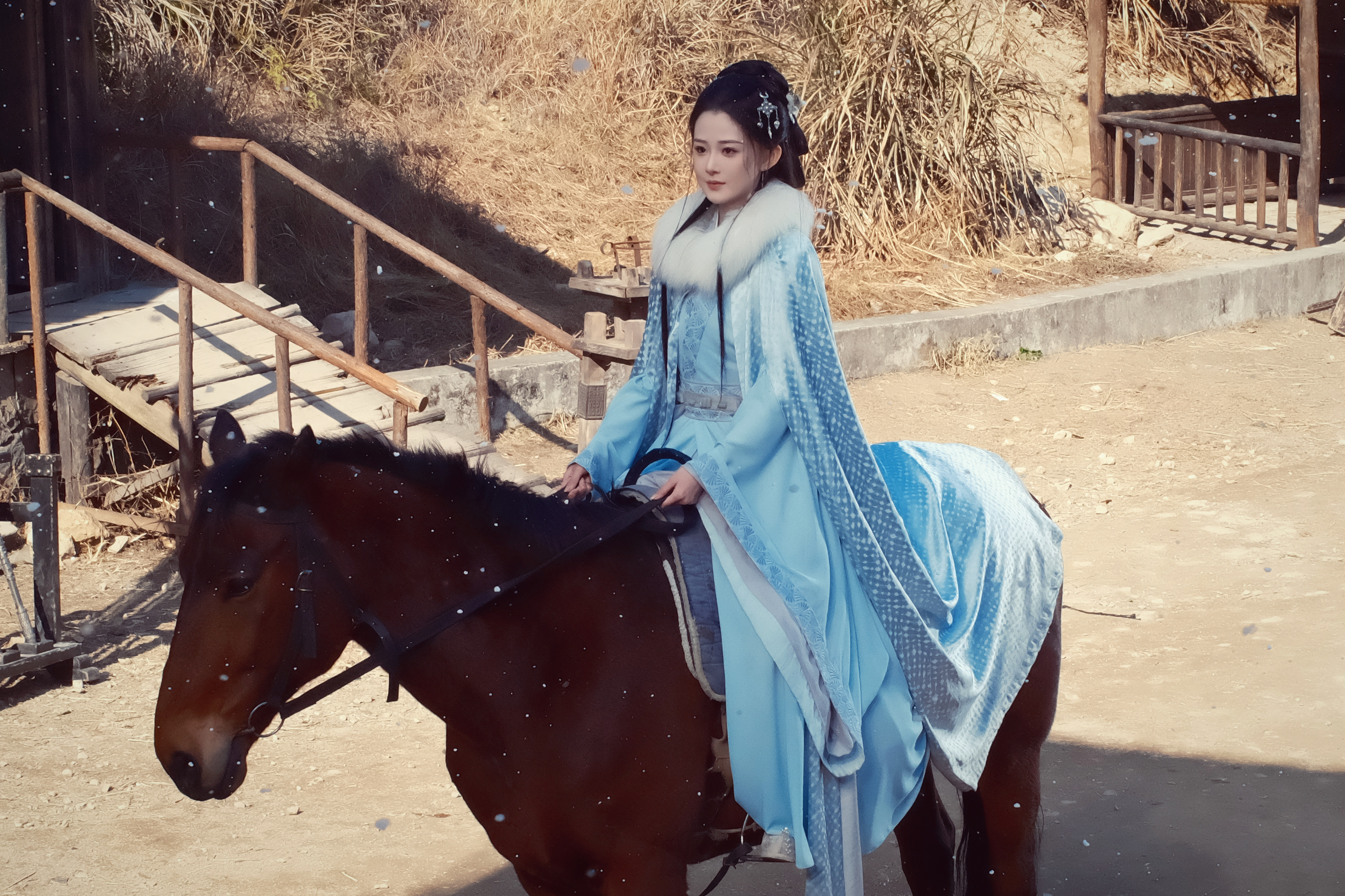 云漪，要说再见了，可是又怎么会真的告别呢。恍惚间，竟分不清是我告别了你，还是你终