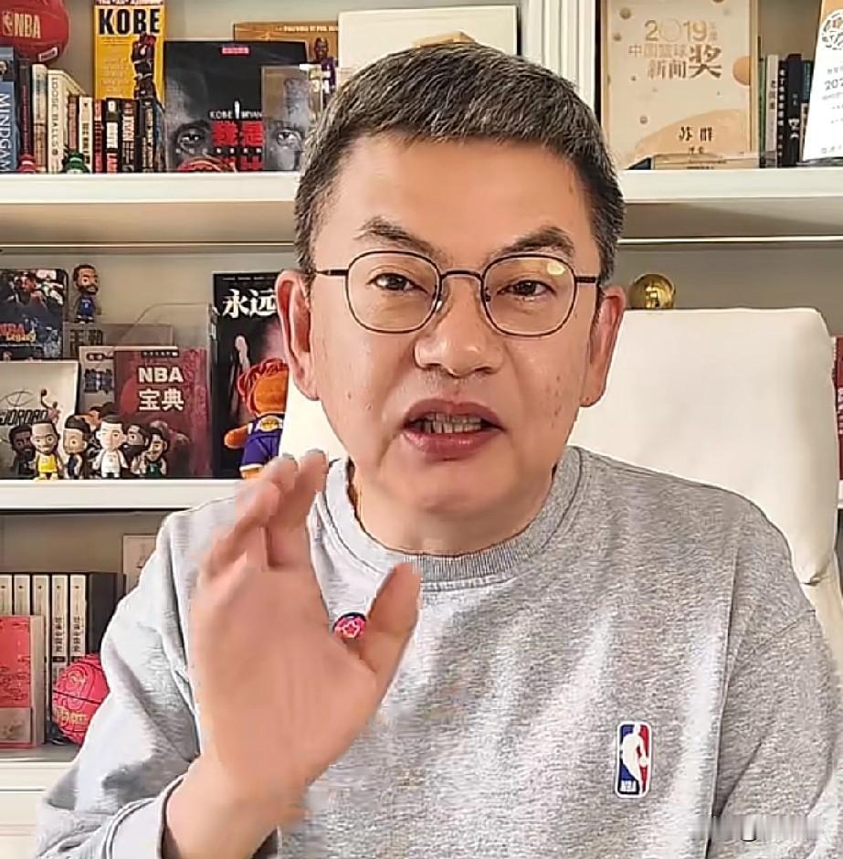 马刺今年可以夺冠吗？苏群谈马刺：

“马刺今天跟东部最强的活塞鏖战。”

“最终