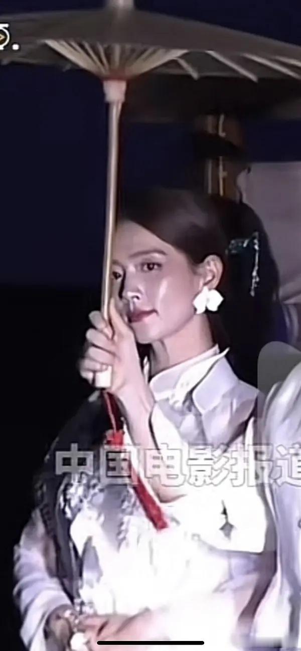 一姐超绝水光肌 ​​​