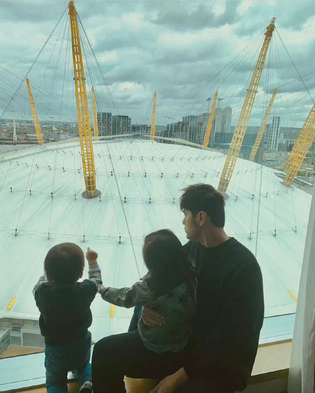 就算是天王也逃不过带娃的命运 