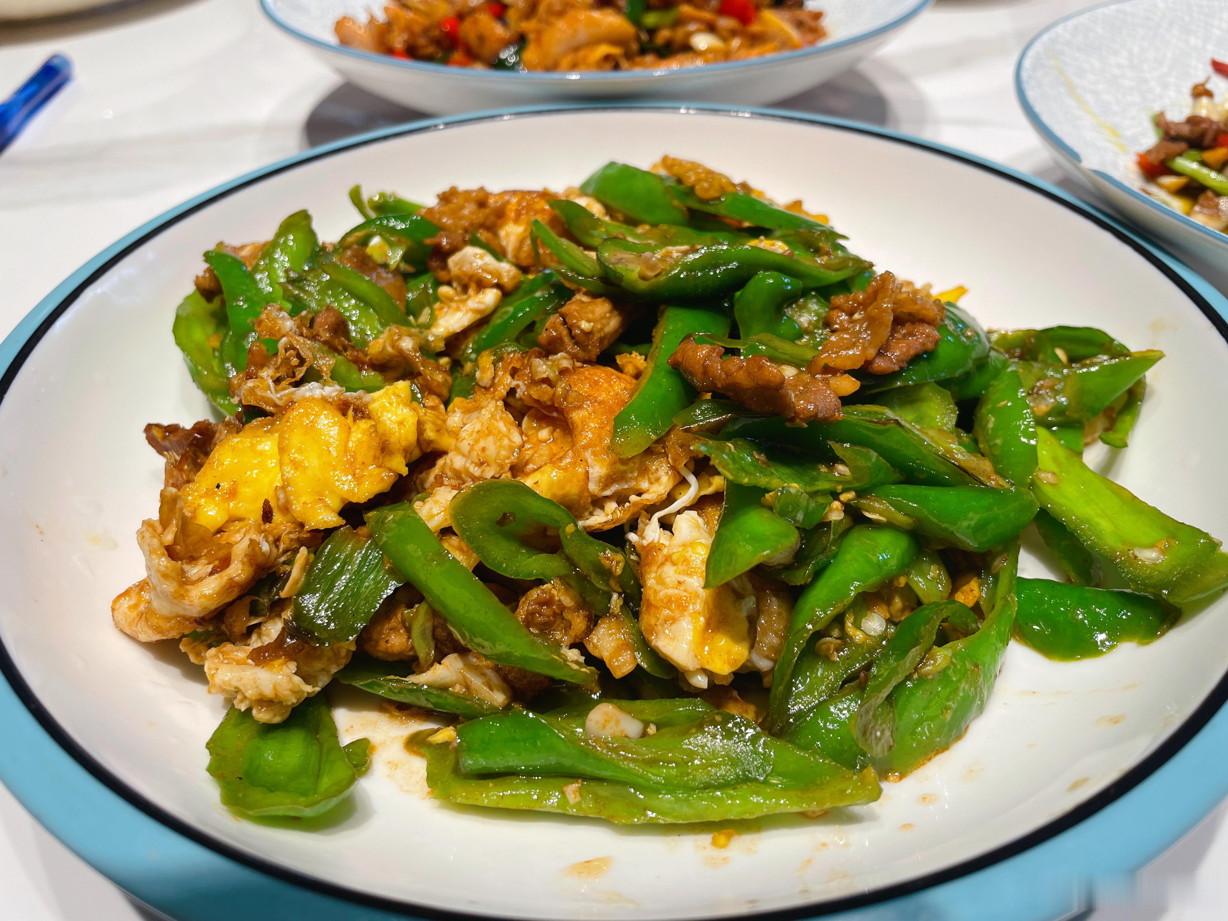 我的美食日记春日尝鲜指南周末湘菜馆干饭实录🌶️谁懂啊！周末和饭搭子在「遇见湘」