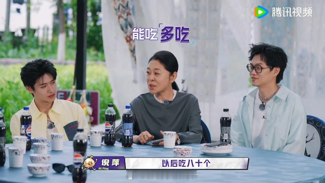 倪萍秒答左航倪萍为左航吃40个饺子发声一路向海的少年 倪萍秒答吃40个饺子的是左