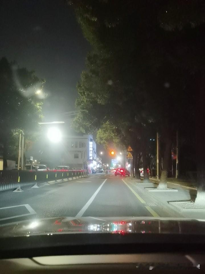 中秋节在外的打工人你回家过节吗想回回不去。为什么呢，孩子放假还要补课，回家一趟一