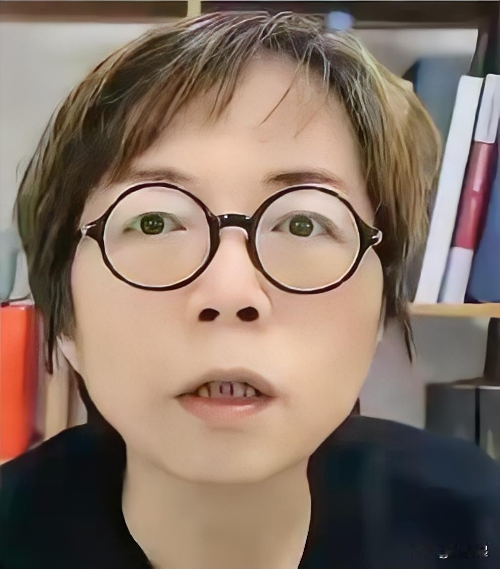 媒体人黄智贤今天在节目中表示，“台湾现在统派是谁？谁是台湾统派？萧旭岑被统派了？
