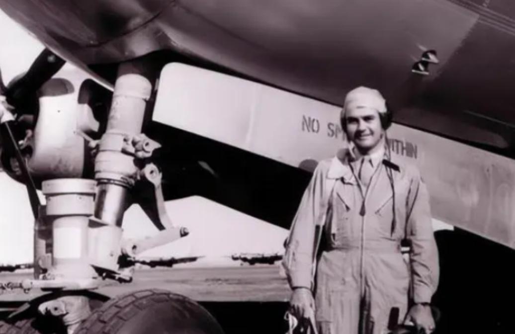 “您怎么看？”1945年，美国飞行员蒂贝茨45秒内就杀死了14万日本人。2005