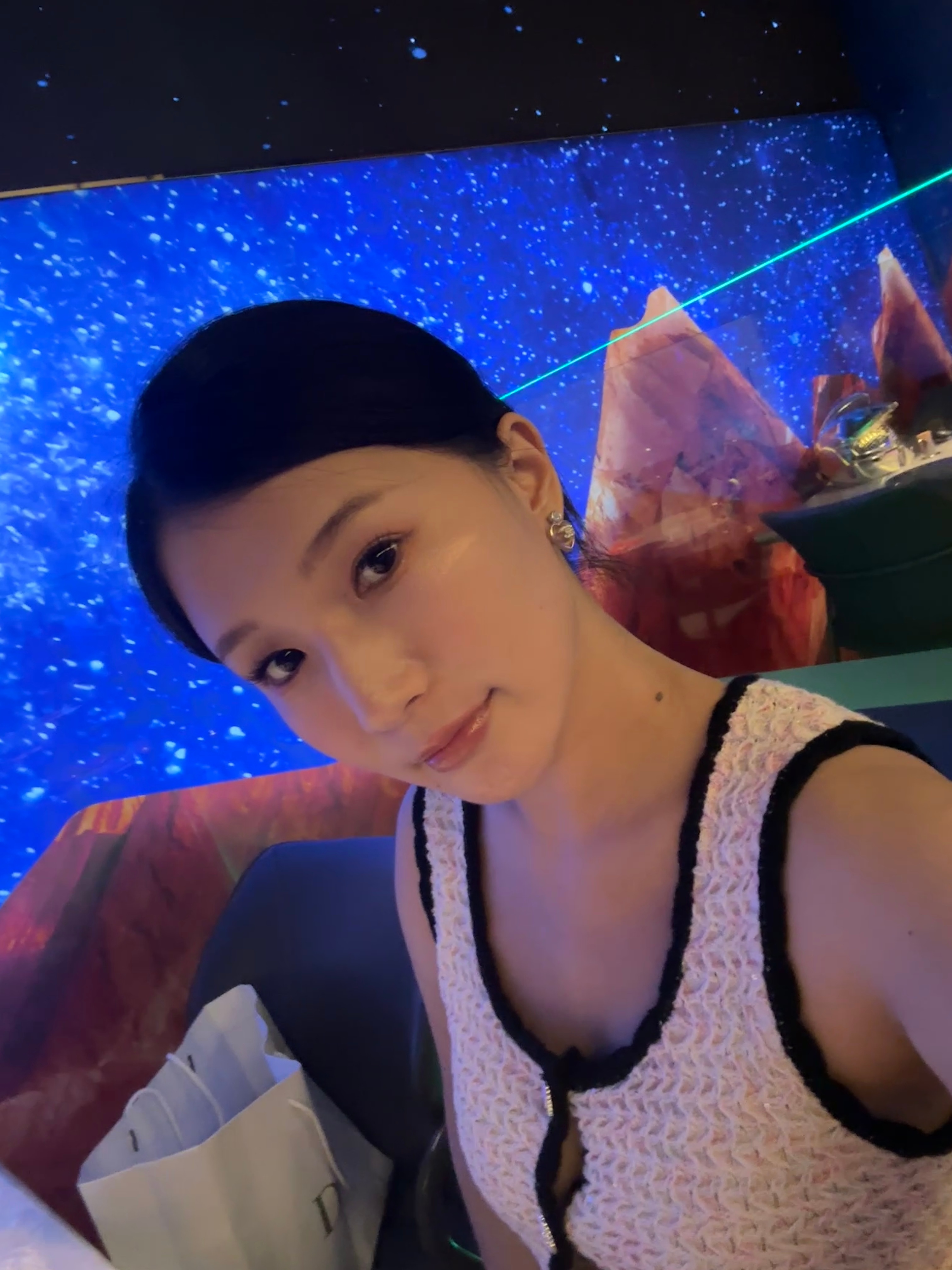瘦下来后脸和头小了一圈[打call] ​​​