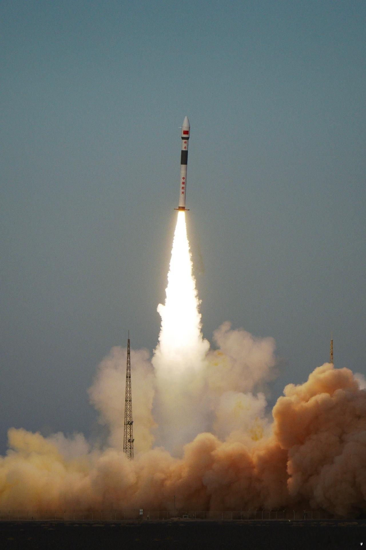 北京时间2025年12月5日17时00分，我国在酒泉卫星发射中心使用快舟一号甲运