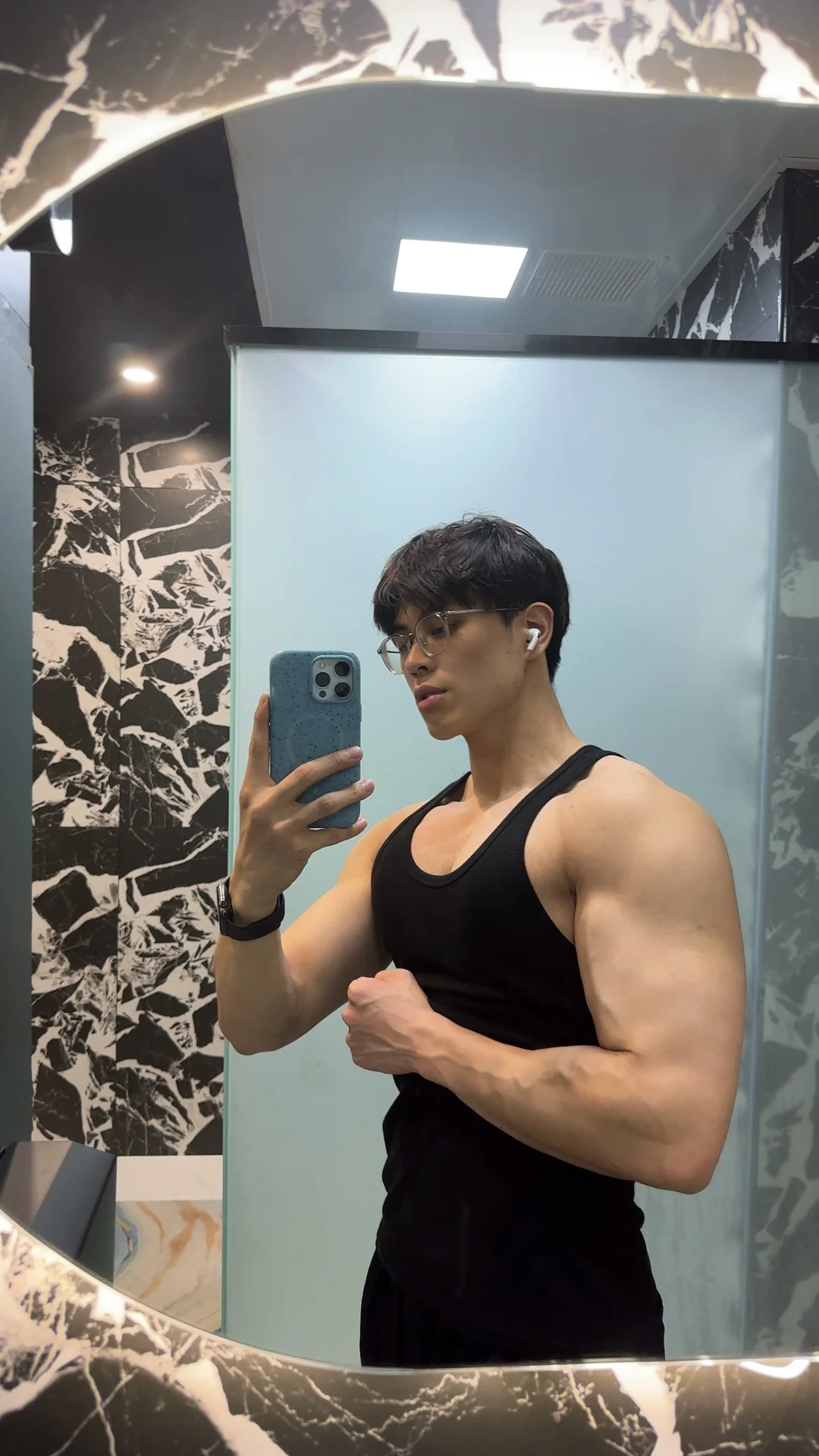 听哥的 谈个健身的
