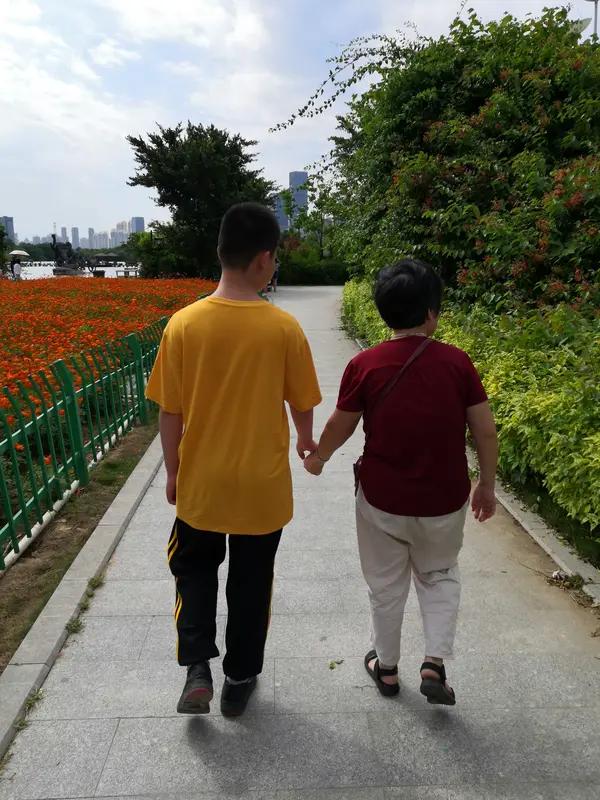 老了才知道：父弱母强的家庭，养出来的孩子，大多是这两种结局 一种是性格懦弱、缺乏
