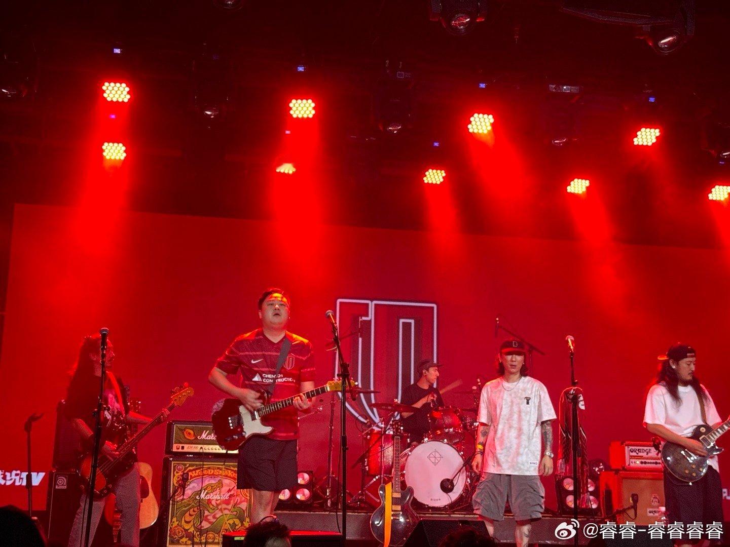 十多年了又一起演老来得子的感觉 