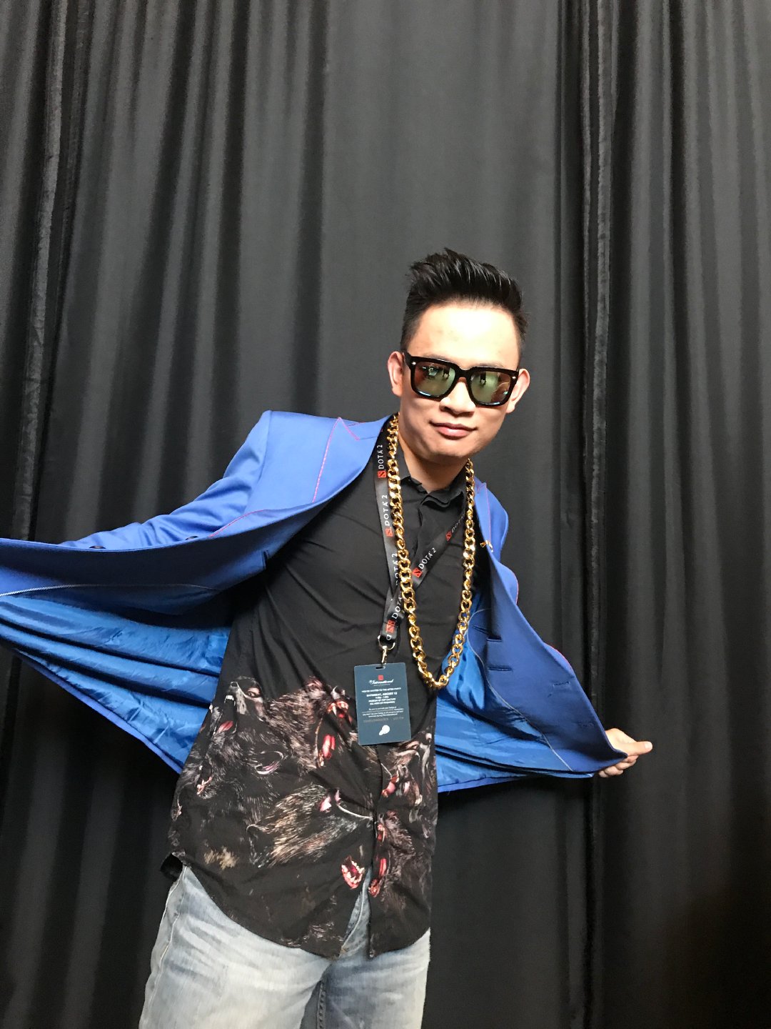 万事俱备，今晚八点开大门迎客！我会在【播客吧】直播间跟大家见面🎁 直播期间狂送