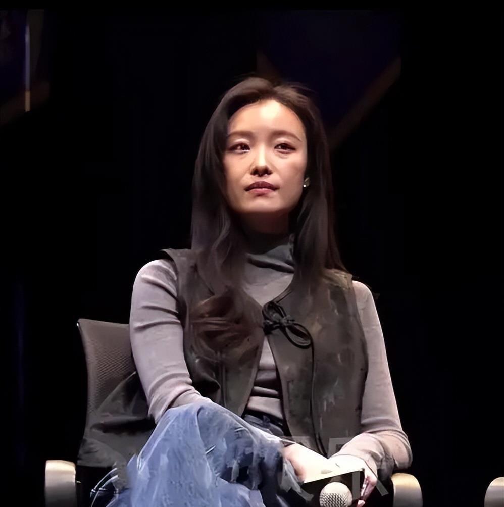 倪妮被传后台硬？看完她的经历我懂了：真正的靠山从来是自己！

前阵子倪妮被卷进莫