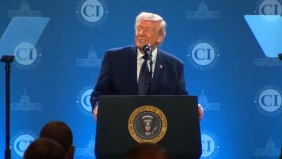 特朗普在众议院共和党人面前发表讲话时，将目前已牵涉二十多个国家的伊朗冲突称为“短