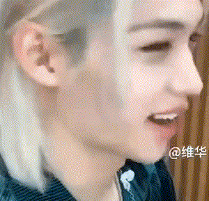 反正李龙馥的珠宝又不用还 孩子爱怎么戴就怎么戴 