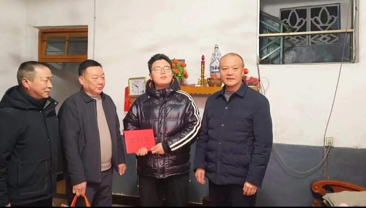 满庭芳•熊山街道同心乡村促进会春节送温暖活动赞
李家宁(福建)
岁序更新，蛇年临