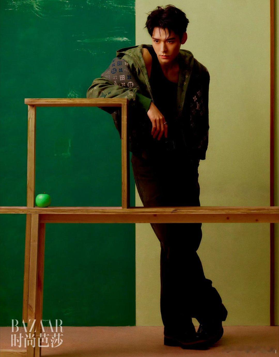 龚俊梓渝刘轩丞杂志封面龚俊梓渝刘轩丞今日份封面 今日份帅哥封面暴击！龚俊、梓渝、