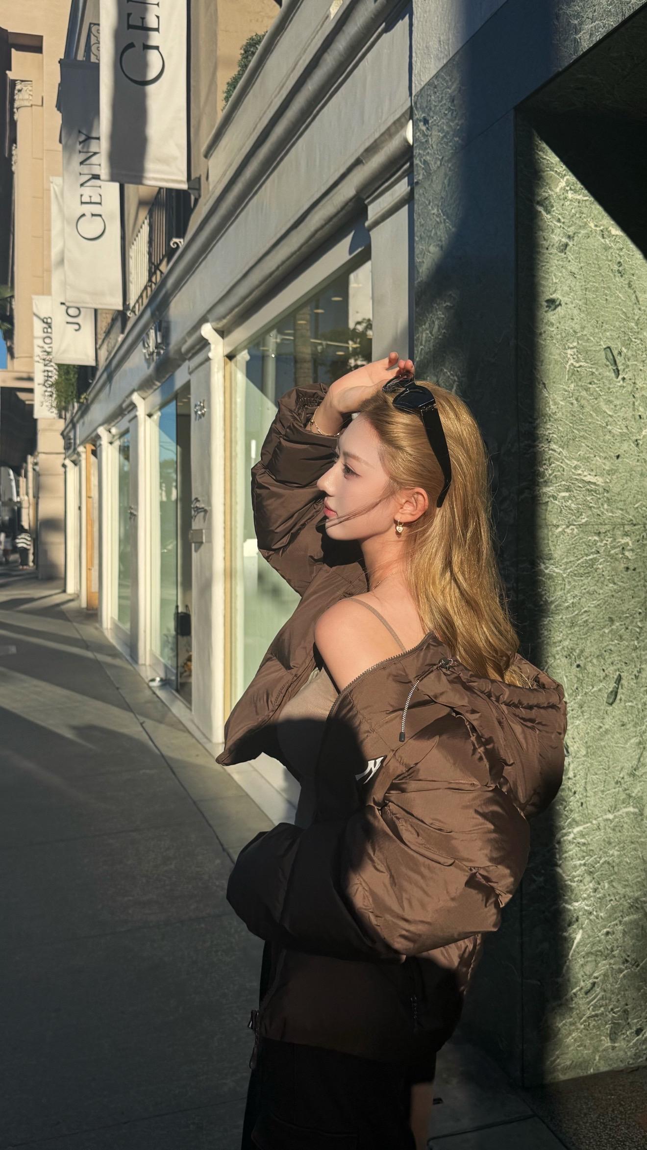 没有强大的背景 只有帅气的背影