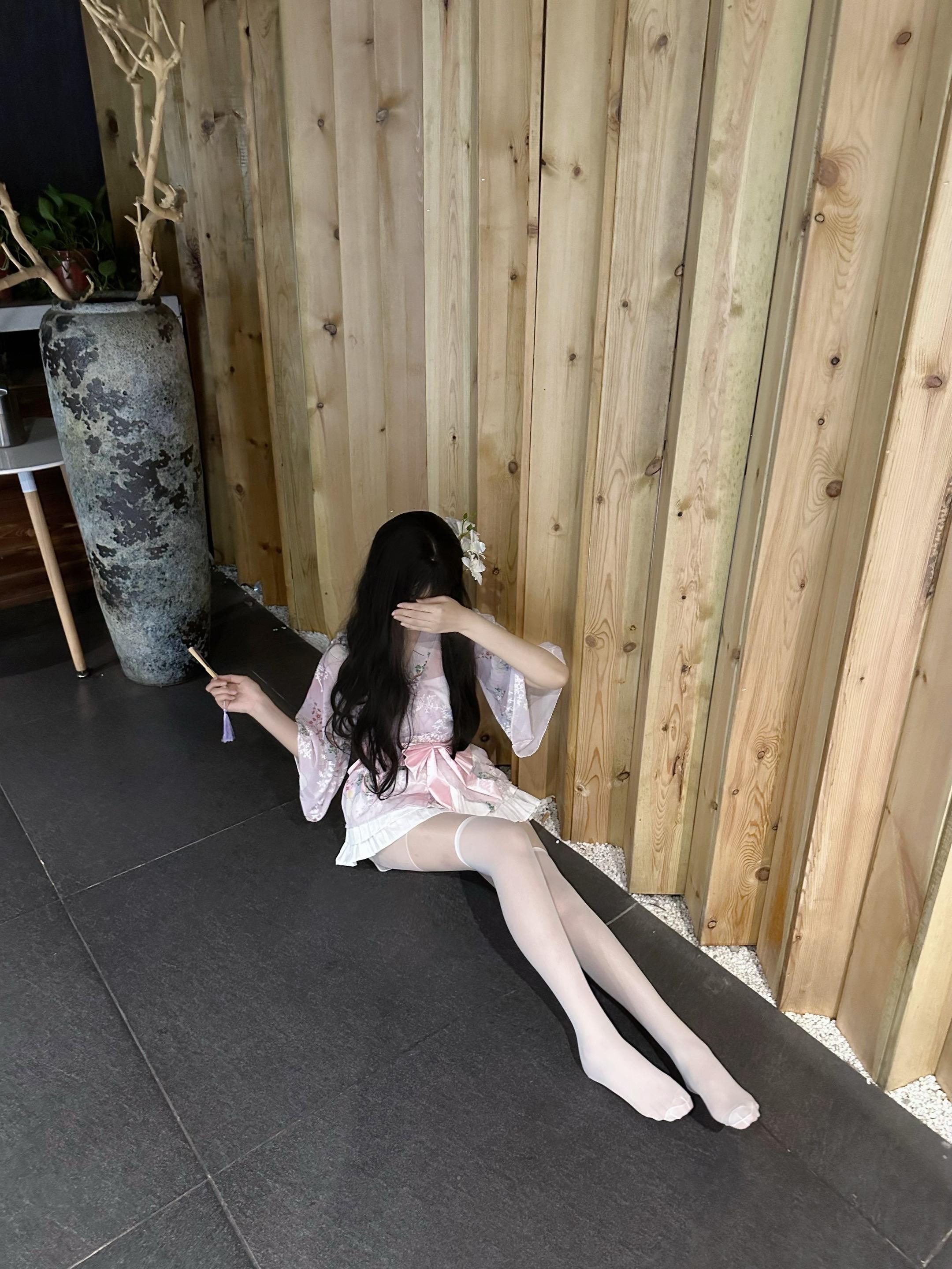 说你喜欢我，很想我，非常需要我，就喜欢缠着我，我就吃这套。