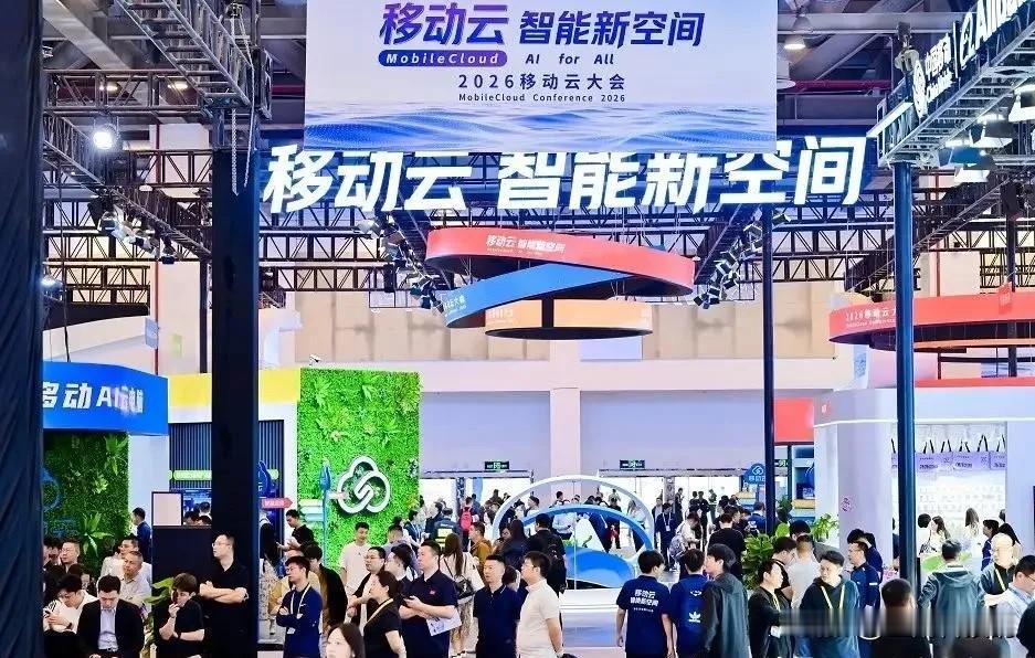 你知道国内这些主流AI大模型吗？
1. 豆包
2. 文心一言
3. 通义千问
4