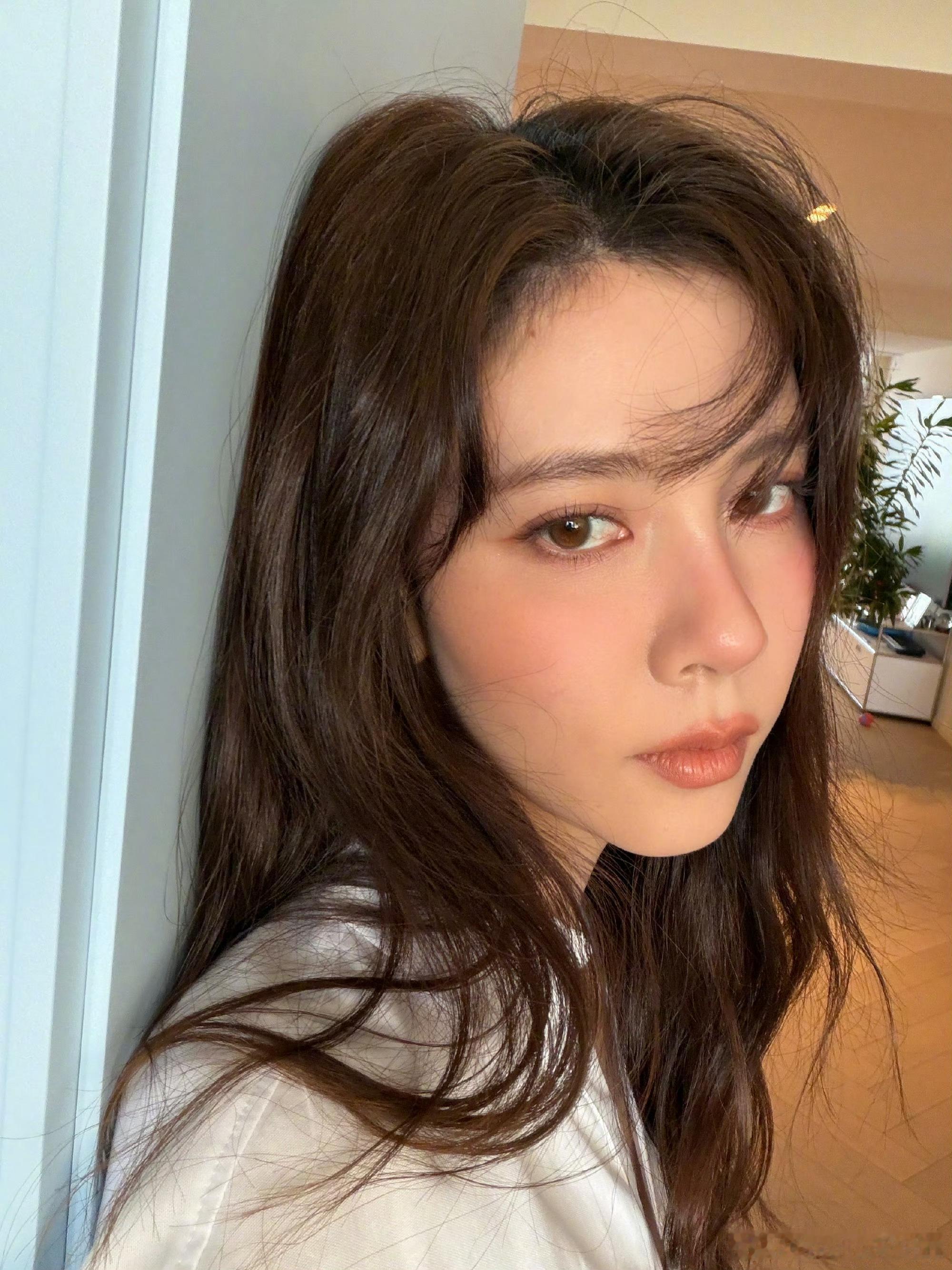 宋妍霏喊话私生  硬气反击！宋妍霏晒短信截图怒怼私生，“再发试试？再卖我号码试试