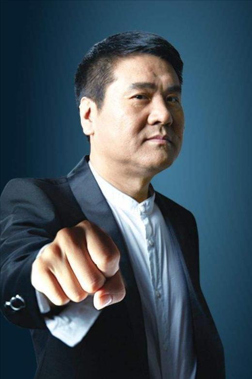 经济学家王福重说，陈省身大师，跟爱因斯坦是好朋友，有一次去他家，看见爱因斯坦有很