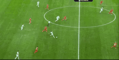 北京国安到第一粒进球，曹永竞没有冲撞守门员。因为河南门将王国明没有双手控制住皮球