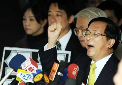岛内局势突变！陈水扁发文控诉，赖清德过河拆桥，民进党内讧升级..
 
陈水扁近期
