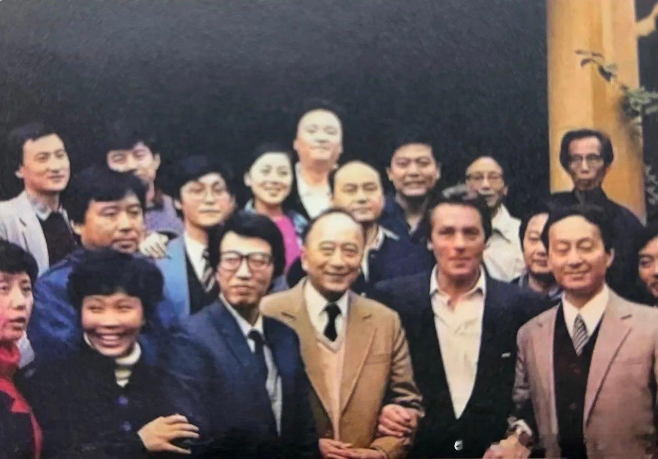 八十年代阿兰德龙访问上海电影译制片厂。 