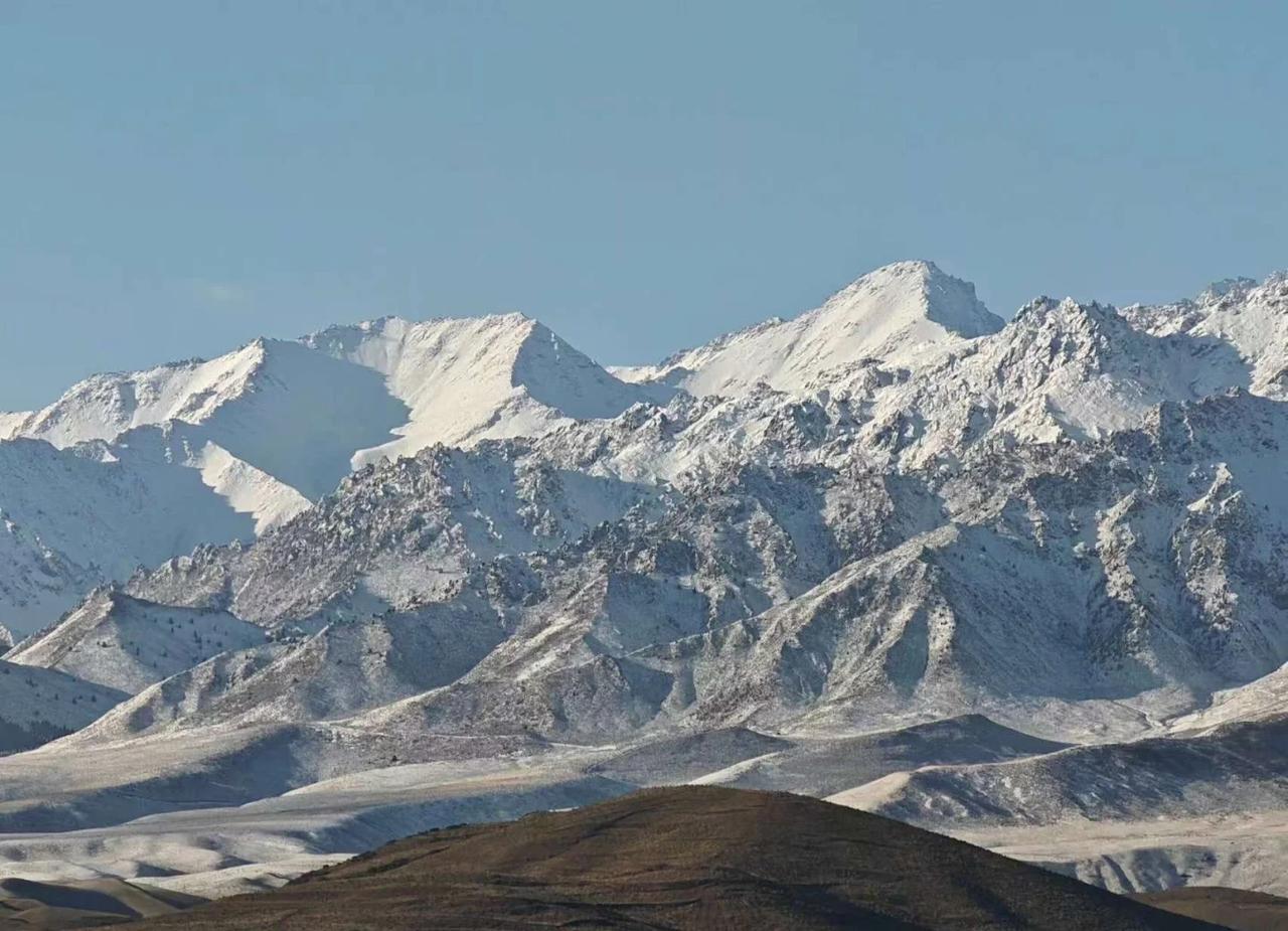 十月的张掖我一定还要再去一次！！！
从武威出发
车轮驶向张掖的那一刻
仿佛翻开了