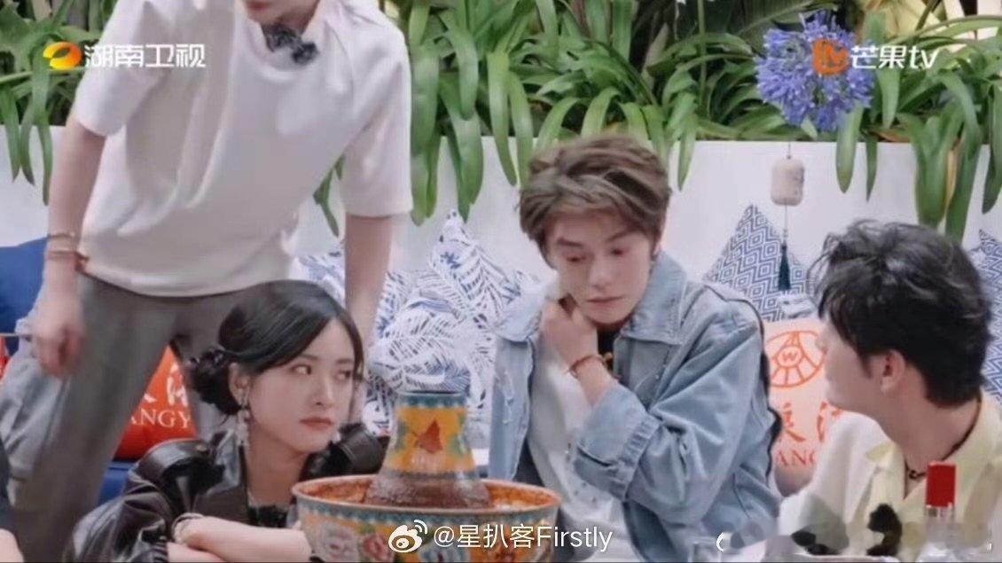 丁禹兮酒汪汪的大眼睛 中餐厅中餐厅名场面 翟潇闻一提录完《中餐厅》会特别想念，丁