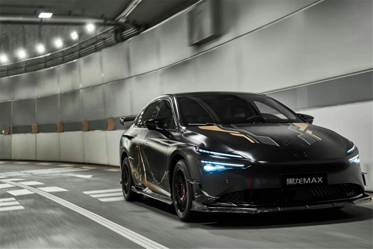 埃安AION S 黑龙MAX正式亮相，和用户共创的外观，你们喜欢吗？
这台车是官