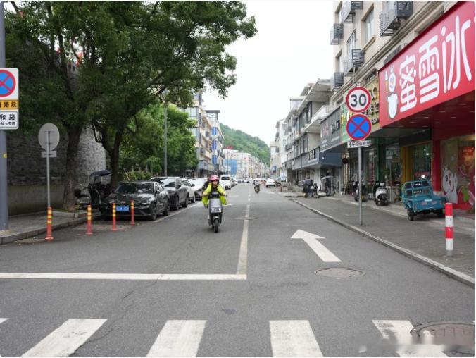台州三门精细化治理让乡村集市更美好 亭旁集镇推行人性化管理，疏导摊贩、完善设施、