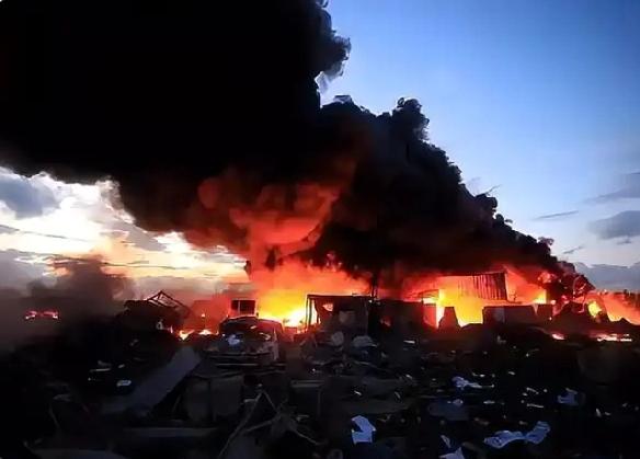 以色列真是战争恶魔！近日它对黎巴嫩首都贝鲁特发动多日空袭和炮击，虽然后来被迫停止