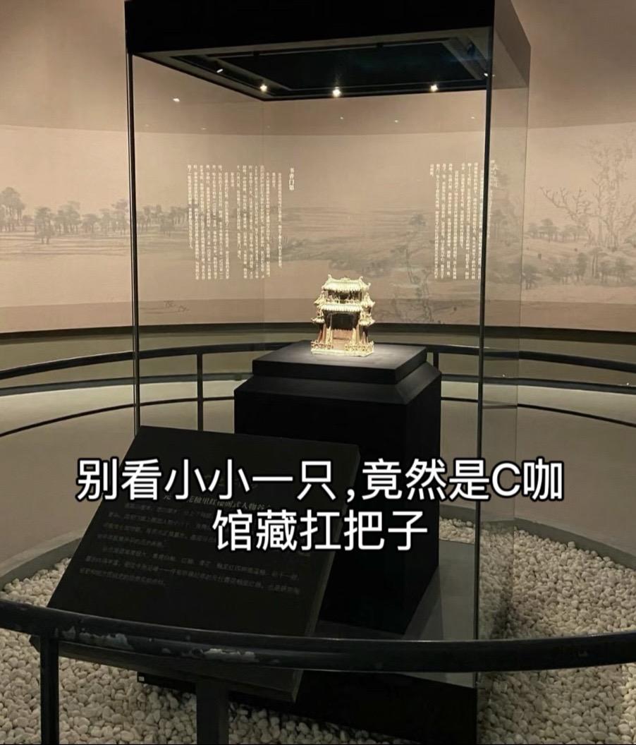 青花釉里红楼阁式谷仓，全球唯一带有纪念的秞里红瓷器