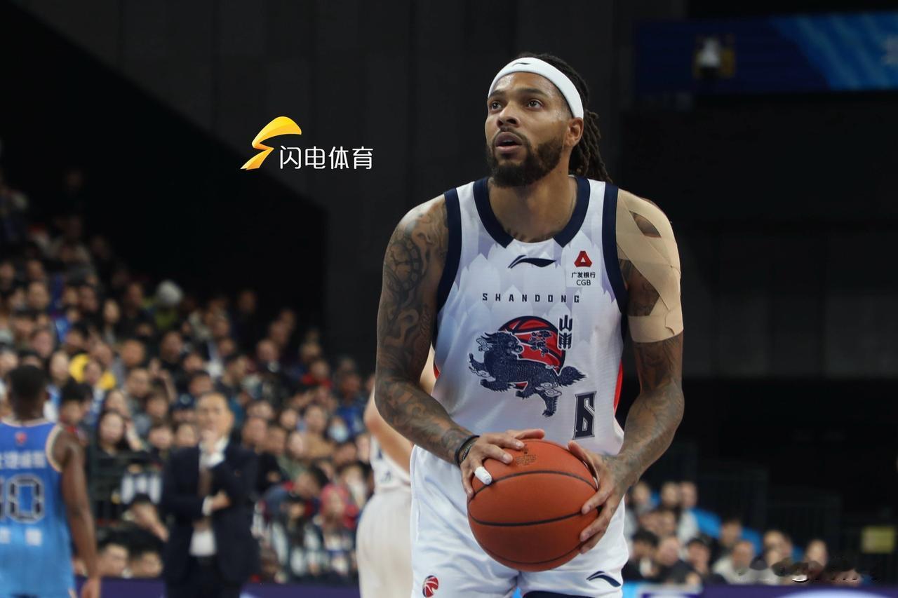 山东高速男篮两分险胜北京首钢，取得五连胜，外援珀塞尔打得坚决，最后五秒，绝杀对手