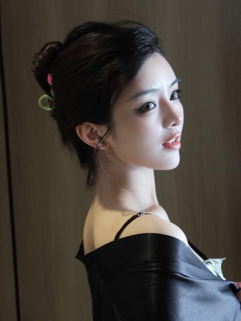 发际线长了一年半啦，有一说一，头包脸五官随便长长都8⃣️错～ ​​​