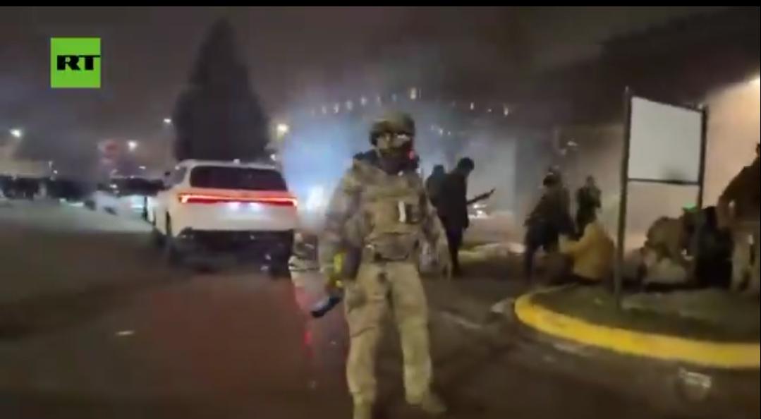 新闻快讯——明尼阿波利斯再迎抗议暴力夜！
多名国会议员呼吁特朗普立即援引《叛乱法