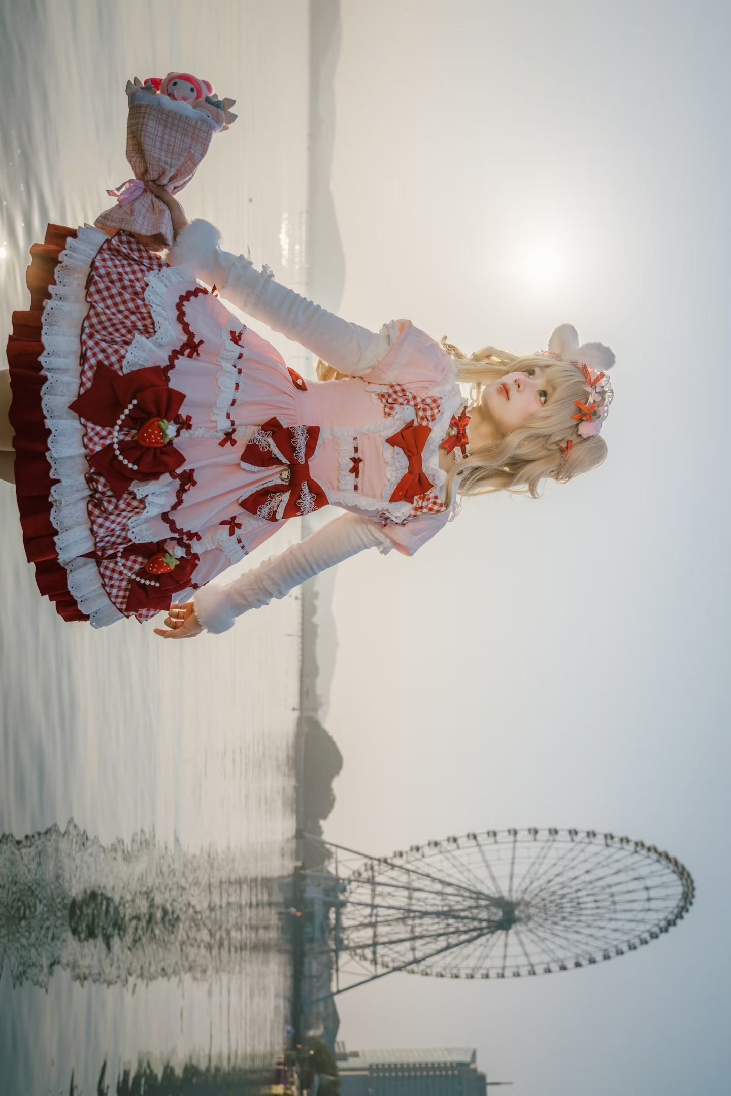 日常分享漫展返图lolita日常lolita装扮 拍到了超级好看的草莓小蛋糕，无