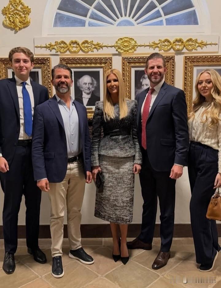 特朗普5个子女的新合影。
埃里克·特朗普在Instagram晒照，将与哥哥小唐纳