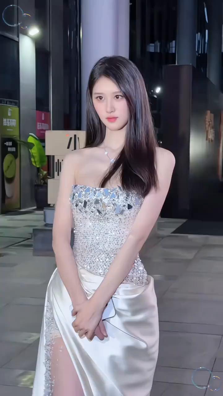 给你一百万，和我你选谁？